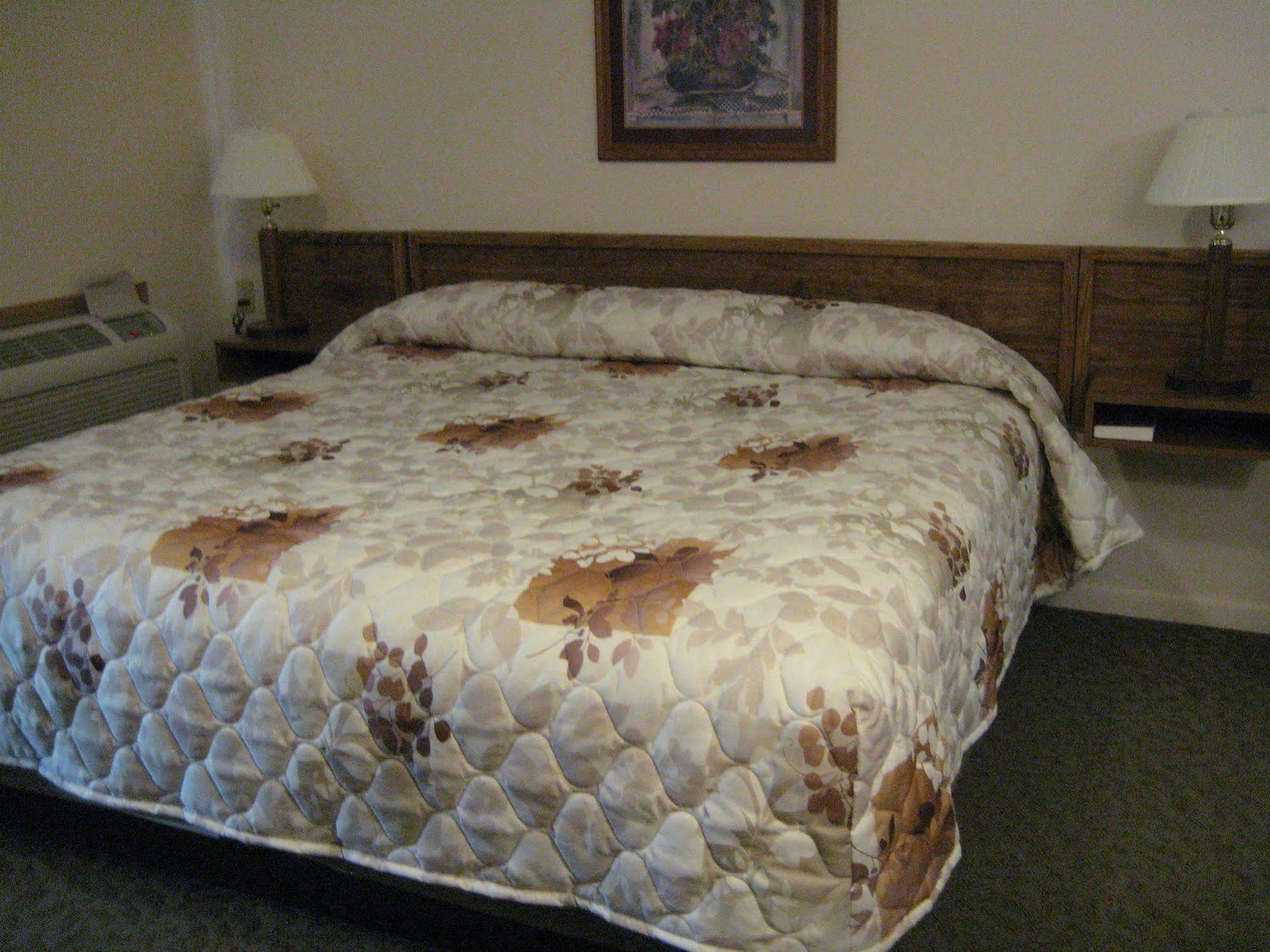 Trade Winds Motel Valentine Extérieur photo