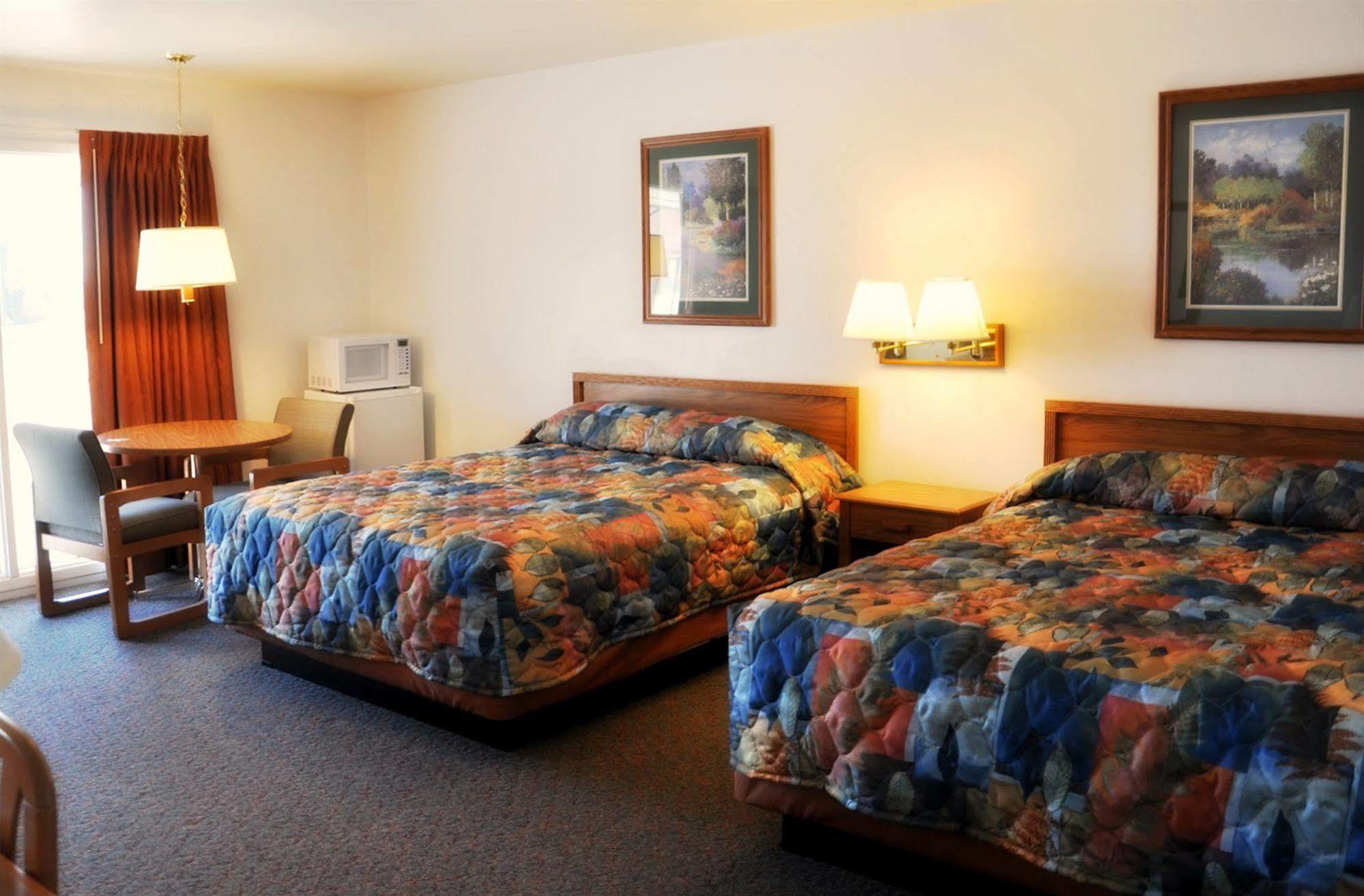 Trade Winds Motel Valentine Extérieur photo